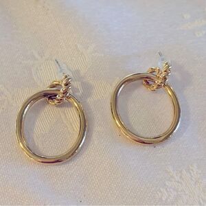 Ralph Lauren Chaps Earrings 1.25” Pierced Gold Tone Vintage Gorgeous
